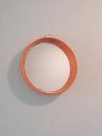 Vintage oranje ronde kunstod spiegel., Ophalen of Verzenden, Rond, Minder dan 50 cm, Minder dan 100 cm