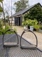 A-symmetrische steigbeugels, Dieren en Toebehoren, Paarden en Pony's | Hoofdstellen en Tuigage, Ophalen of Verzenden, Zo goed als nieuw