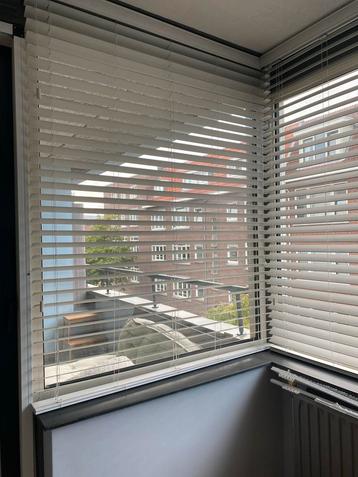 6 witte jaloezieën in verschillende maten beschikbaar voor biedingen