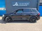 Volkswagen Tiguan 1.5 TSI ACT Highline Business R, Trekhaak, 4 cilinders, Alcantara, Zwart, Origineel Nederlands