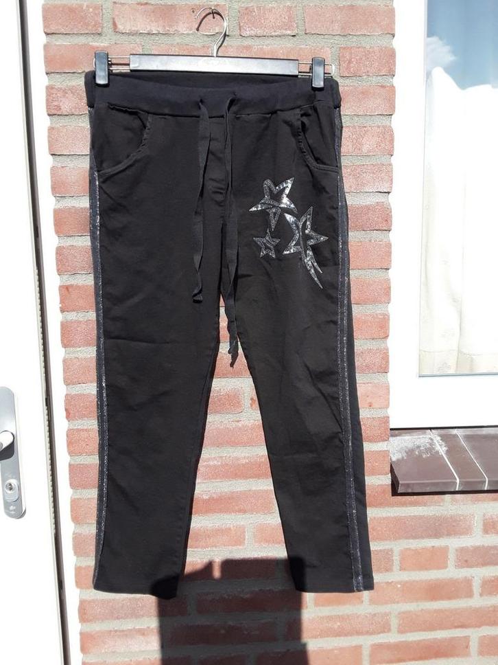 NIEUW! Stoere broek van New Collection met bies, L42/44, Kleding | Dames, Broeken en Pantalons, Nieuw, Maat 42/44 (L), Zwart, Lang