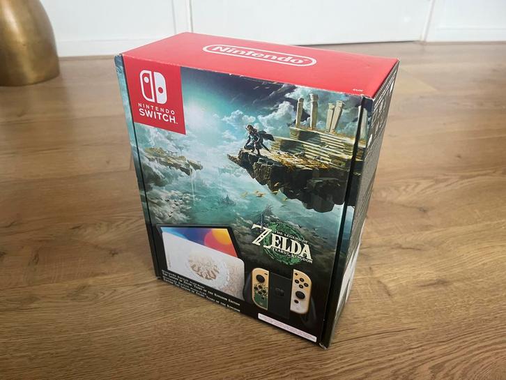 Nintendo Switch OLED Zelda Tears of the Kingdom Editie, Spelcomputers en Games, Spelcomputers | Nintendo Switch, Zo goed als nieuw