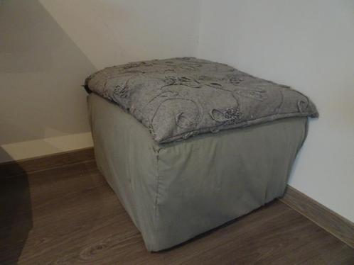Leuke grote poef 60x60x35 grijs incl woonkussen, Huis en Inrichting, Banken | Voetenbanken en Poefen, Gebruikt, 50 tot 75 cm, 50 tot 75 cm