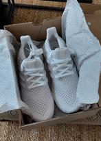 Hagelwitte Adidas Ultraboost hardloopschoenen mt 39.5, Kleding | Dames, Schoenen, Verzenden, Nieuw, Sneakers of Gympen