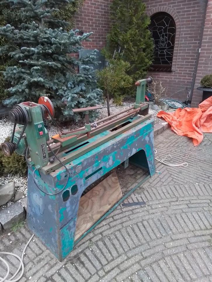 14742) grote ferm houtdraaibank met div beitels 220volt, Doe-het-zelf en Verbouw, Draaibanken, Gebruikt, Houtdraaibank, 500 tot 1000 mm