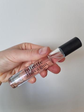 Parfum juliette has a gun beschikbaar voor biedingen