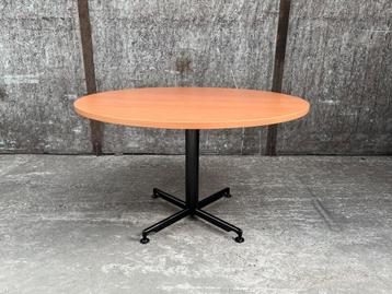 Vergadertafel 120cm kersen/zwart van € 315,- voor € 125,- beschikbaar voor biedingen