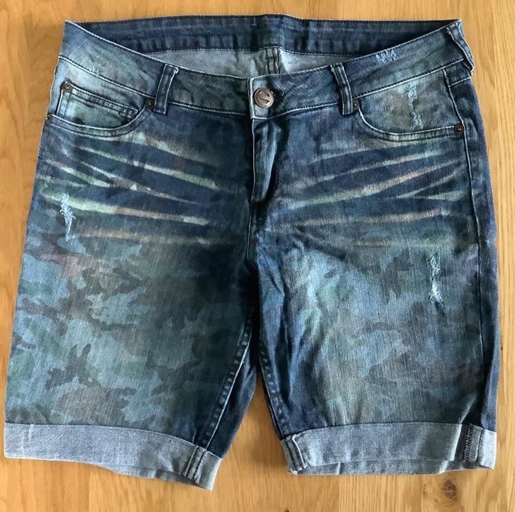 mooi gevlekte korte spijker broekje, Kleding | Dames, Spijkerbroeken en Jeans, Zo goed als nieuw, W28 - W29 (confectie 36), Blauw