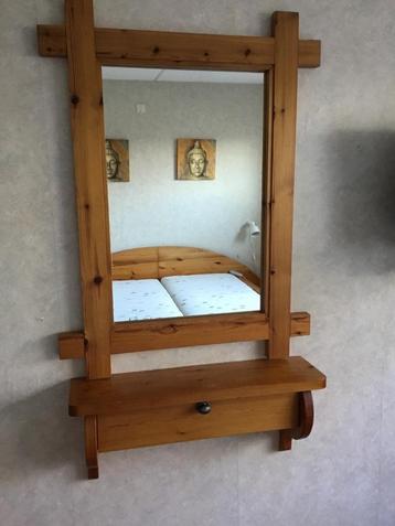 Spiegel met klepkastje grenenhout beschikbaar voor biedingen