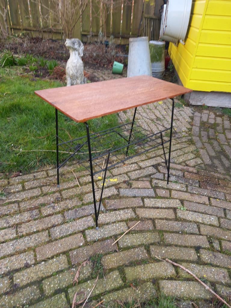 retro tafeltje met lectuurbak, Ophalen, Huis en Inrichting