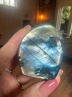Super mooi labradoriet sculptuurtje | full flash, Verzamelen, Mineralen en Fossielen, Ophalen of Verzenden, Mineraal