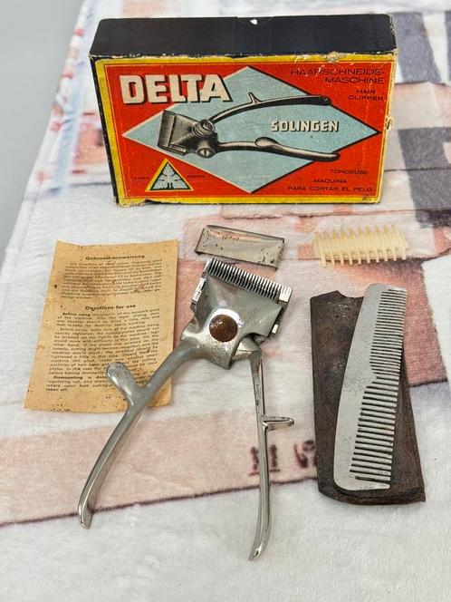1951 - Delta solingen antiek Hand tondeuse clipper compleet, Antiek en Kunst, Antiek | Gereedschap en Instrumenten, Ophalen of Verzenden
