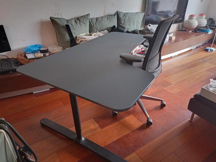 Mooi Ikea Bekant hoekbureau, bureau, Huis en Inrichting, Bureaus, Zo goed als nieuw, Bureau, In hoogte verstelbaar, Ophalen