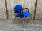 Blauwe vergaderstoel Wendy P met armleuningen - Blauw/Chroom, Blauw, Metaal, Nieuw, Ophalen of Verzenden
