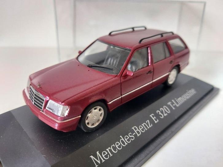 Herpa Mercedes-Benz E klasse T modell stationwagen rood, Hobby en Vrije tijd, Modelauto's | 1:43, Nieuw, Auto, Overige merken