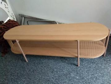 Salon tafel breed140 cm,hoog 42cm diep 42 cm