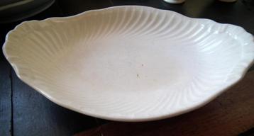 Mooie brood- of fruitschaal Petrus Regout uit rond 1900 beschikbaar voor biedingen