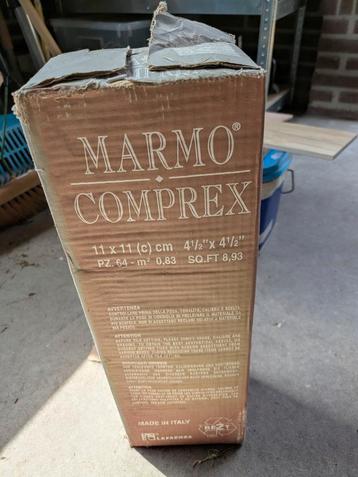 Tegel 11*11 cm beschikbaar voor biedingen