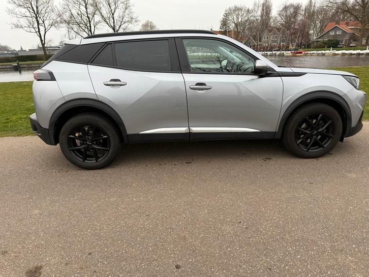 17 inch Winterset Peugeot 2008 - ZGAN!, Auto-onderdelen, Banden en Velgen, Banden en Velgen, Winterbanden, 17 inch, 215 mm, Personenwagen