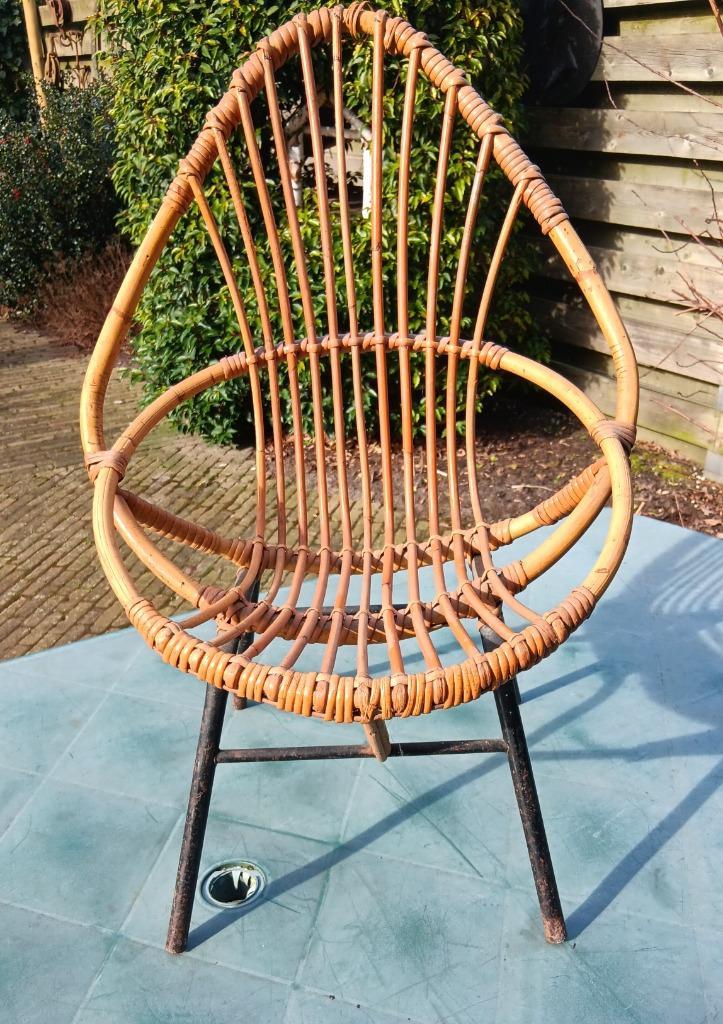 Vintage bamboe kinder stoeltje zit hoogte: 27 cm, Kinderen en Baby's, Kinderkamer | Tafels en Stoelen, Gebruikt, Stoel(en), Ophalen of Verzenden