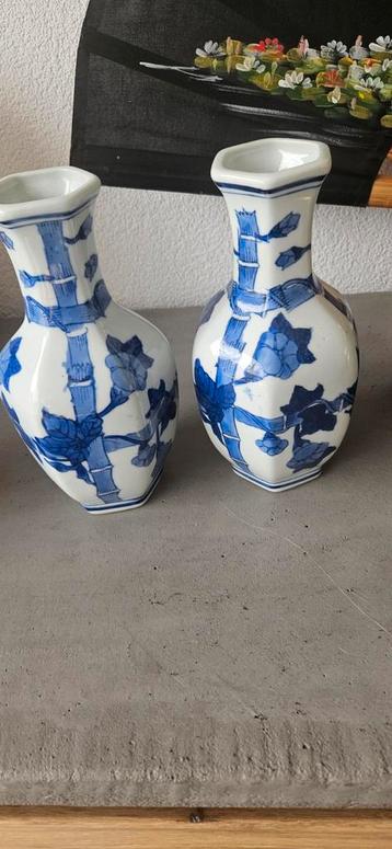 2 Blauwe Vaasjes - Delfts Blauw Stijl beschikbaar voor biedingen