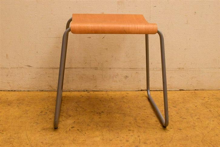 Industrieel kruk 48305, Huis en Inrichting, Krukjes, Gebruikt, Hout, Ophalen of Verzenden