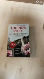 Het Meisje op de rots, Ophalen of Verzenden, Zo goed als nieuw, Lucinda Riley, Nederland