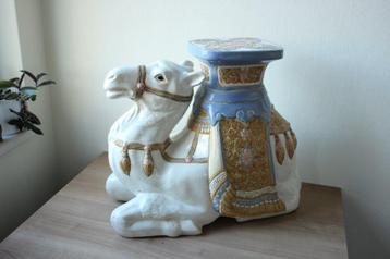 Vintage keramische plantenstaander kameel beschikbaar voor biedingen