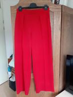 Rode broek met wijde pijpen maat M.met steekzakken, Maat 38/40 (M), Ophalen of Verzenden, Zo goed als nieuw, Lang