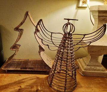 2 x Christmas Riviera Maison rattan pretty angel & Kerstboom beschikbaar voor biedingen