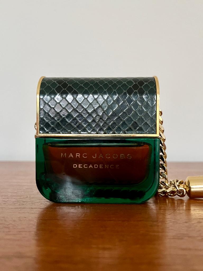 Marc Jacobs Decadence for Women EDP 50ml, Sieraden, Tassen en Uiterlijk, Uiterlijk | Parfum, Ophalen of Verzenden, Zo goed als nieuw