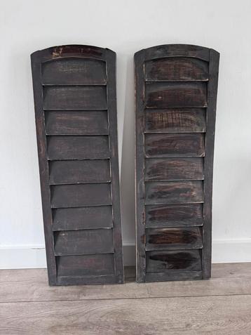2 Stoere brocante louvre luiken te koop beschikbaar voor biedingen