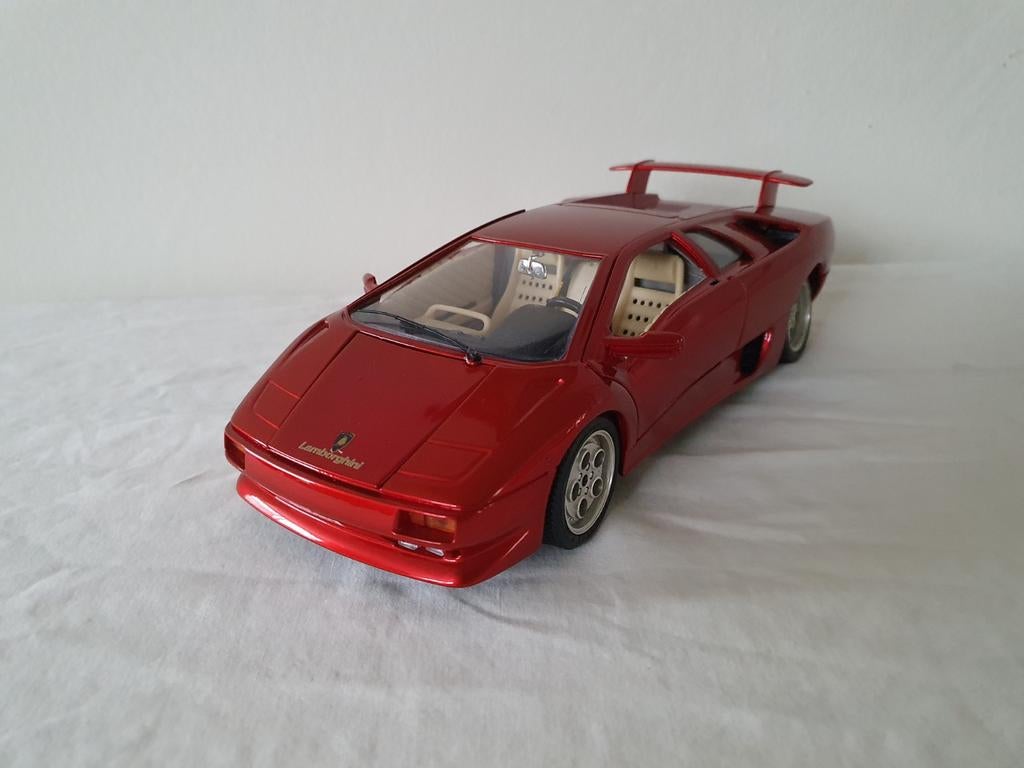 Mooie Lamborghini Diablo Customized, Hobby en Vrije tijd, Modelauto's | 1:18, Ophalen of Verzenden, Zo goed als nieuw, Auto, Overige merken