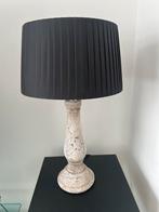 Leuk tafellamp met stenen voet en zwarte stoffen kap, Huis en Inrichting, Lampen | Tafellampen, Ophalen of Verzenden, Zo goed als nieuw