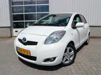 Toyota Yaris 5 drs airco pdc, Auto's, Toyota, Voorwielaandrijving, Euro 5, Zwart, Wit