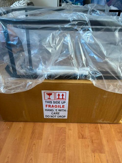 Nieuwe Set Wandplanken – “Muksi” (2 stuks, zwart, in doos), Huis en Inrichting, Woonaccessoires | Wandplanken en Boekenplanken