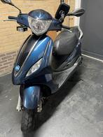 Piaggio fly 50 cc, Fietsen en Brommers, Ophalen, Zo goed als nieuw, Benzine, Fly