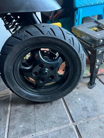 Piaggio hexagon velg beschikbaar voor biedingen