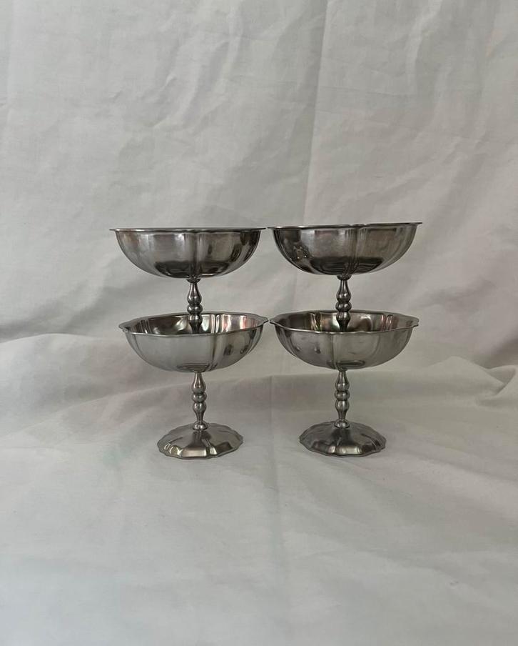 Vintage Franse RVS ijscoupes Jean Couzon Flora | tulpvorm, Huis en Inrichting, Keuken | Servies, Zo goed als nieuw, Bord(en), Wedgwood