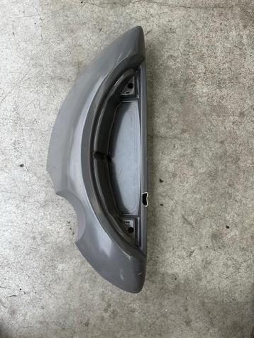 Bumperhoek grijs knaus caravan rechts 2004-2006 beschikbaar voor biedingen