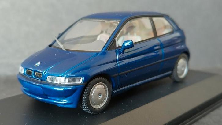 BMW E1 Blauw metallic 1:43 Minichamps Pol, Hobby en Vrije tijd, Modelauto's | 1:43, Nieuw, Auto, MiniChamps, Verzenden