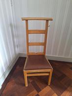 Kerkstoel / Bidstoel  met hoge leuning, lage zitting, Antiek en Kunst, Antiek | Meubels | Stoelen en Banken, Ophalen