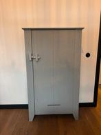 Woood Grijze houten ‘boeren’ kast, Kinderen en Baby's, Kinderkamer | Commodes en Kasten, Ophalen, Gebruikt, 50 tot 70 cm, 105 cm of meer