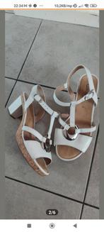 GABOR wit leer sandalen maat 6.5/39.5, Ophalen of Verzenden, Zo goed als nieuw, Wit, Sandalen of Muiltjes