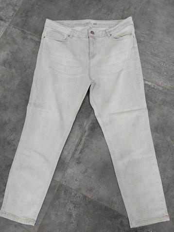 Zgan lichtgrijze jeans, model Jackie van Miss Etam, mt 44/28 beschikbaar voor biedingen