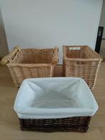 Twee blanke en 1 donker gekleurde rieten mand als set € 6,50, Ophalen of Verzenden, Gebruikt, Rechthoekig, Riet