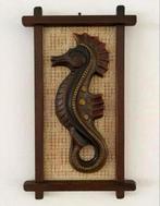 Zeepaardje wandhanger beeldje in lijst vintage, Ophalen of Verzenden, Huis en Inrichting