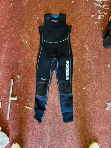Wetsuit 1x gedragen minimaal 50 euro bieden  beschikbaar voor biedingen
