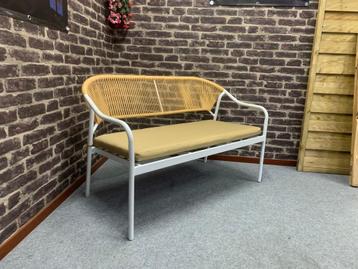 Tuinbankje beschikbaar voor biedingen