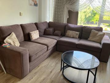 Bank van velvet beschikbaar voor biedingen